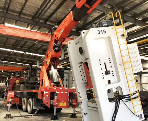 平江附近随车吊出租，轻松解决运输难题