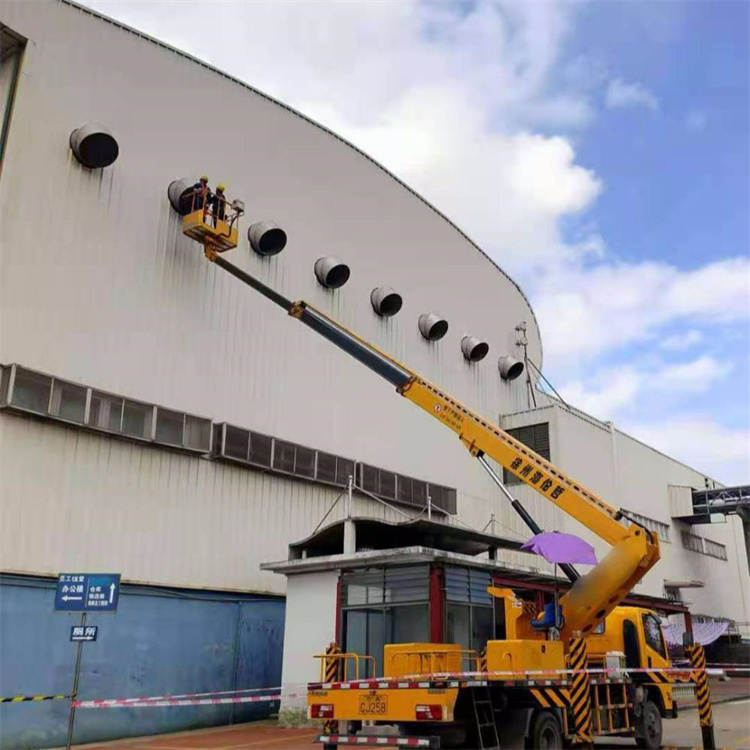 平江高空作业车出租服务：专业广告牌安装解决方案