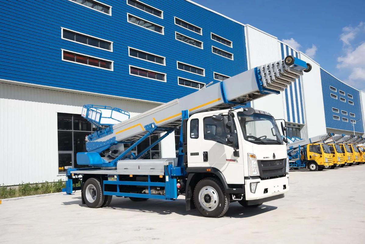 平江出租云梯车高空作业车 建筑垃圾搬运